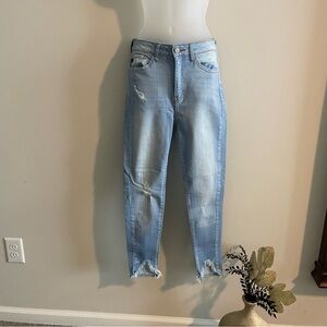 KanCan light wash ankle distressed Jeans, 26